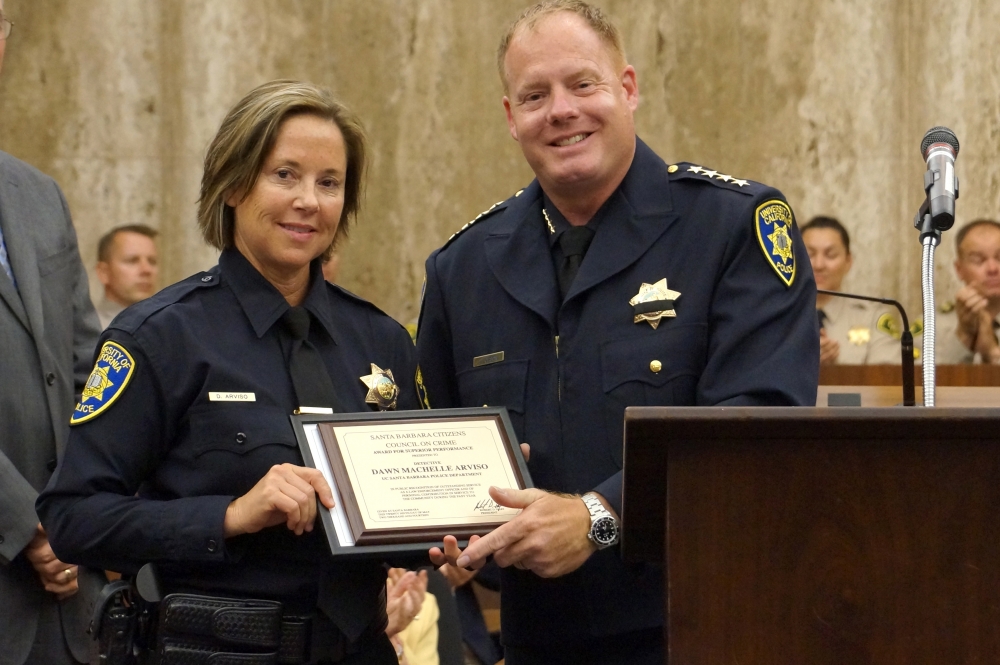 photo of police detective receiving Guerry Award