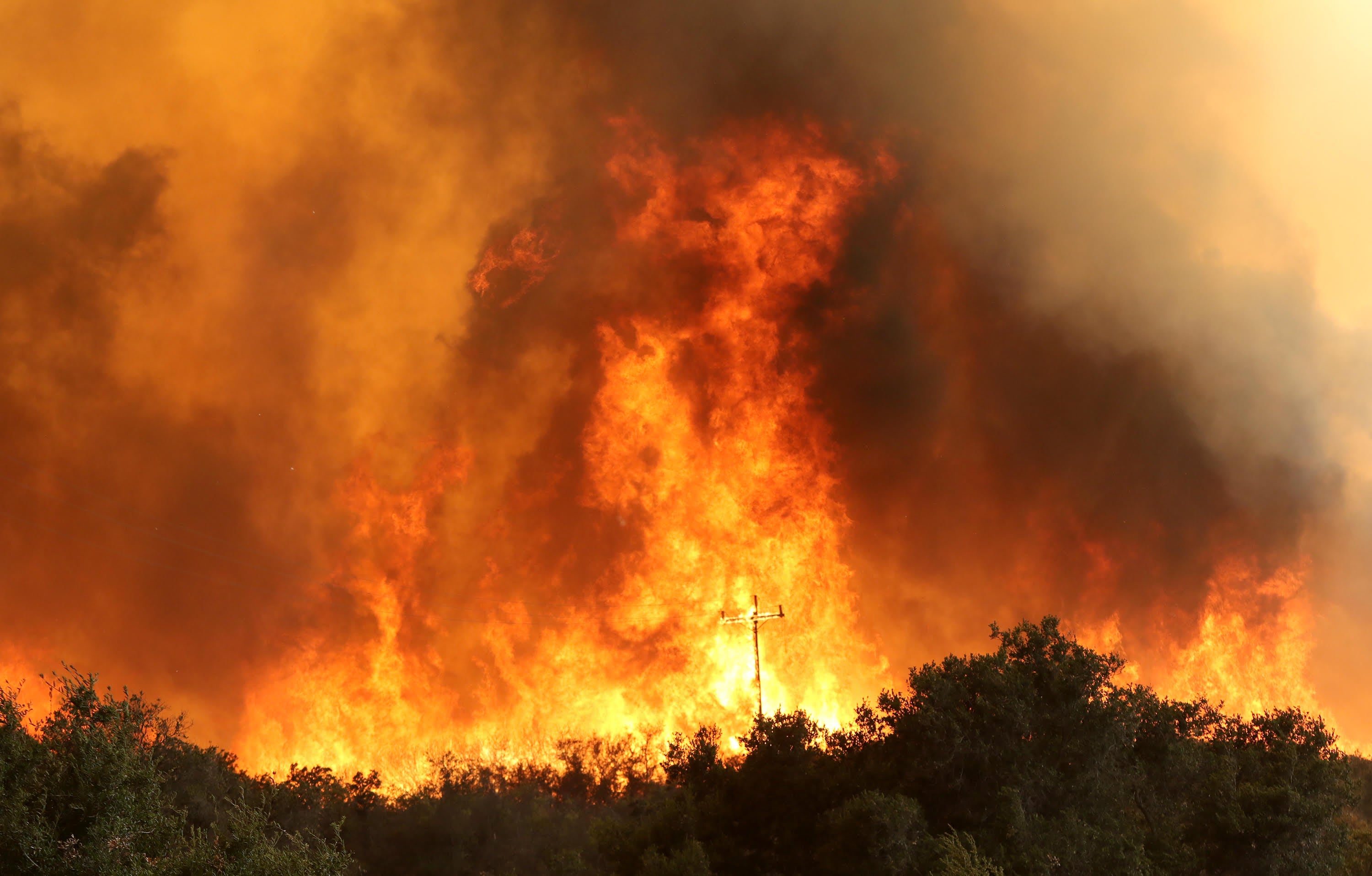 Пожары холидей минус. Fire Smoke. Искры и дым огня. Smoke from Fire. Where there’s Smoke, there’s Fire.