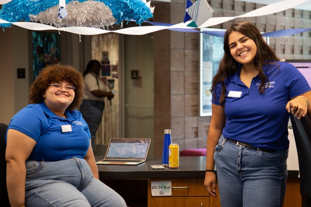 RA's welcome new students for move in