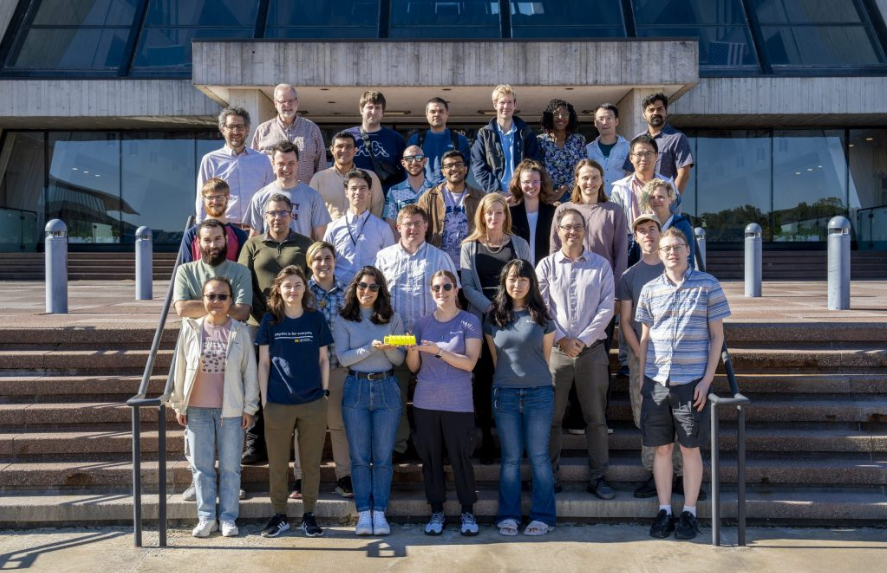 members of the MicroBooNE collaboration